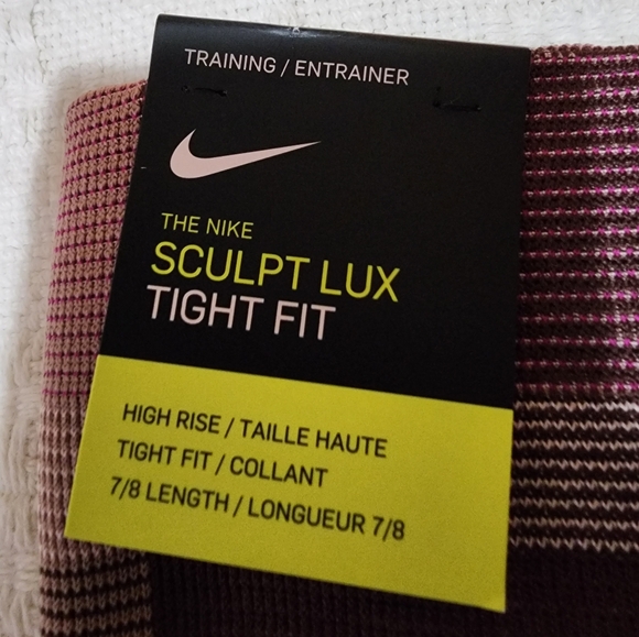 Nike Sculpt Lux Tight Fit Leggings - Picture 6 of 6